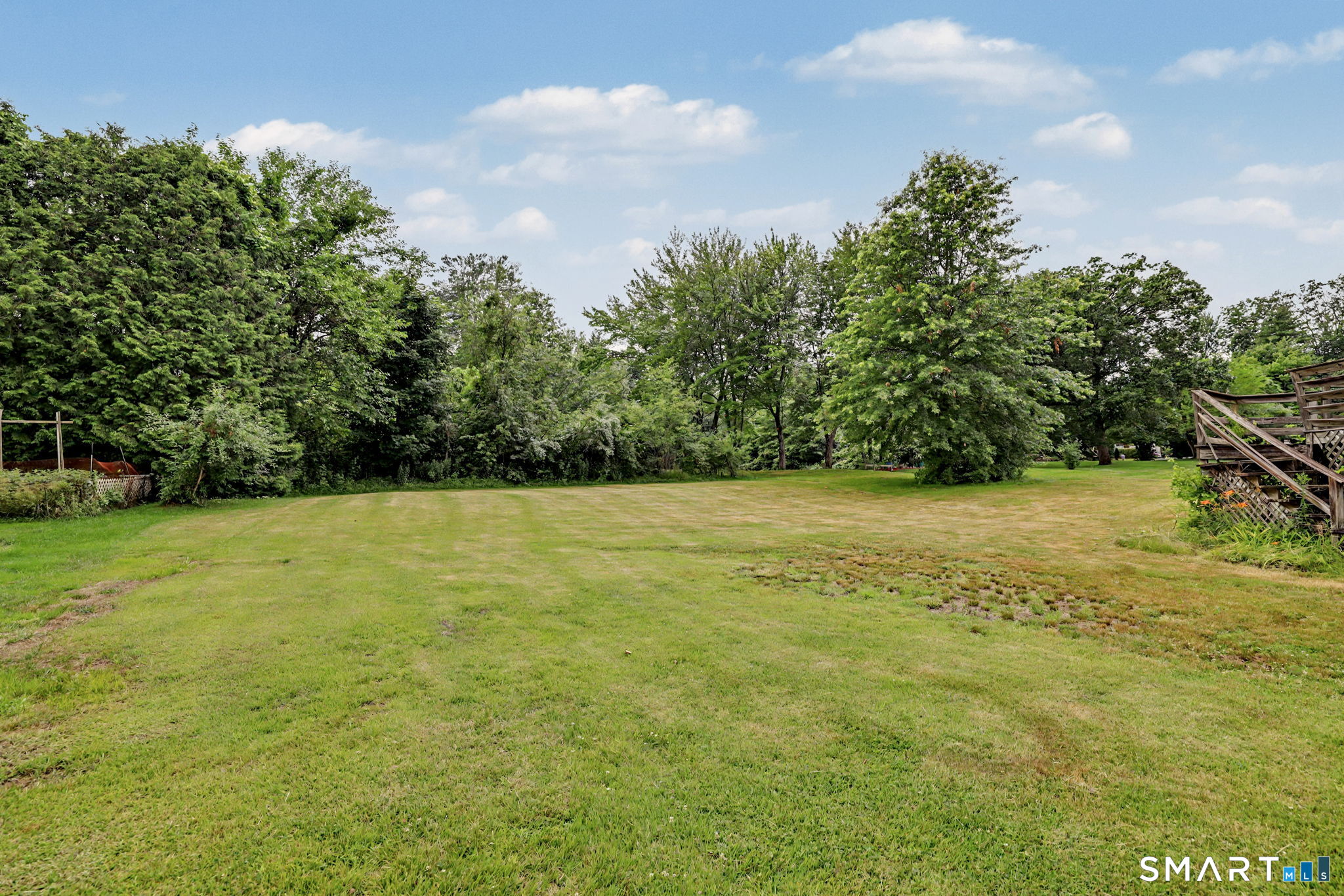 111 Daisy Circle Bristol, CT 06010 - Photo 4 of 40