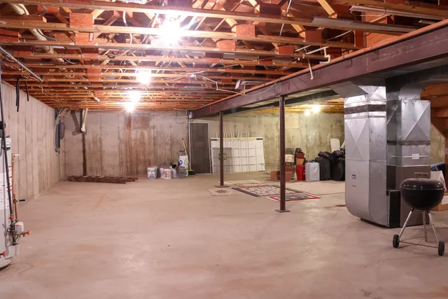 $550,000 | 3900 Pine Hill Road, Sterling, IL 61081