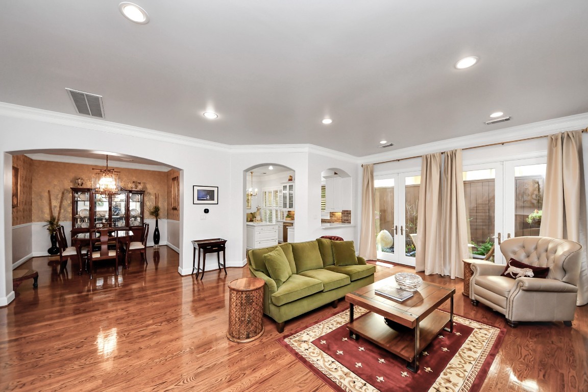 6302 Hermann Lake Drive Houston, TX 77021 - Photo 11 of 50 a living room with furniture and wooden floor