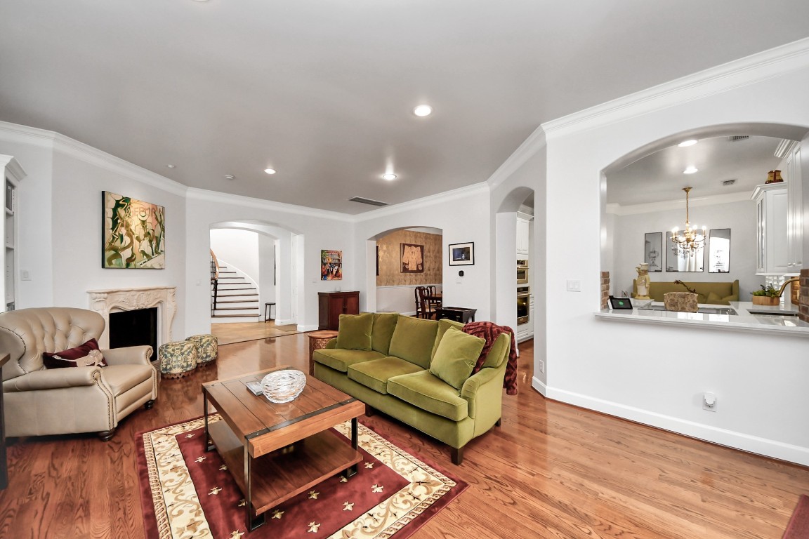 6302 Hermann Lake Drive Houston, TX 77021 - Photo 13 of 50 a living room with furniture and wooden floor