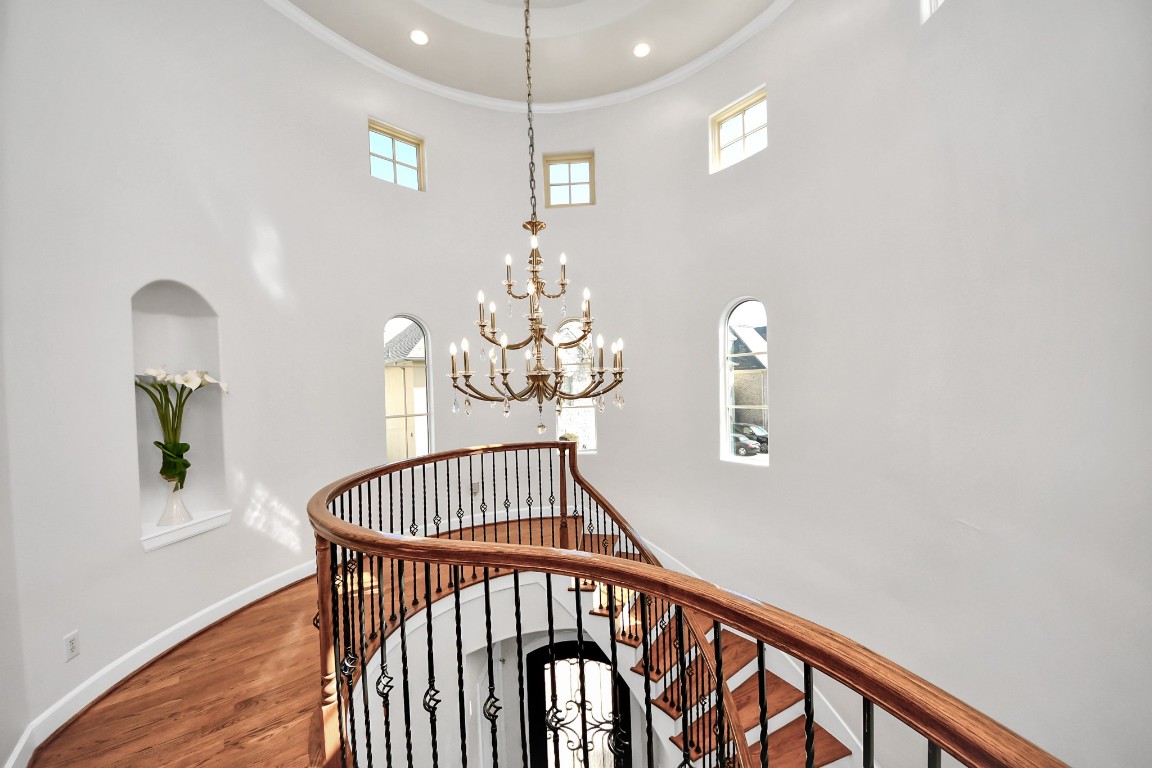 6302 Hermann Lake Drive Houston, TX 77021 - Photo 24 of 50 a view of entryway with a window