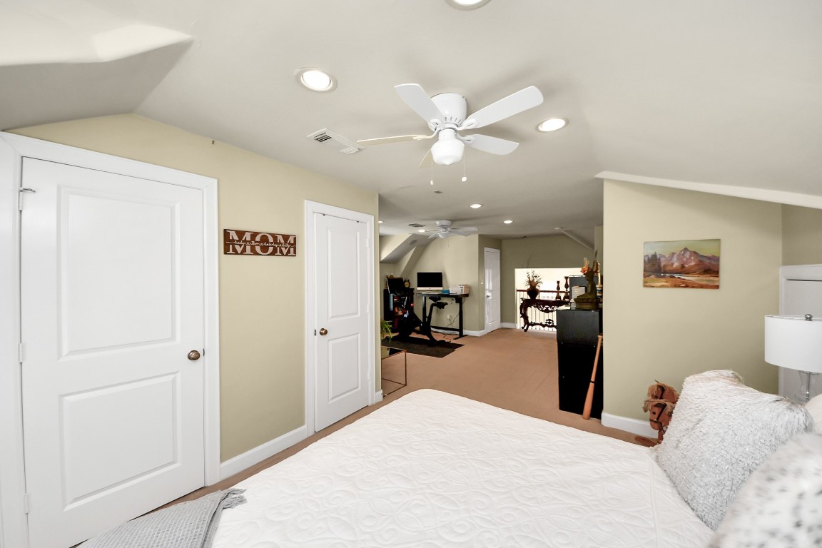 6302 Hermann Lake Drive Houston, TX 77021 - Photo 38 of 50 a view of a livingroom with furniture and a kitchen