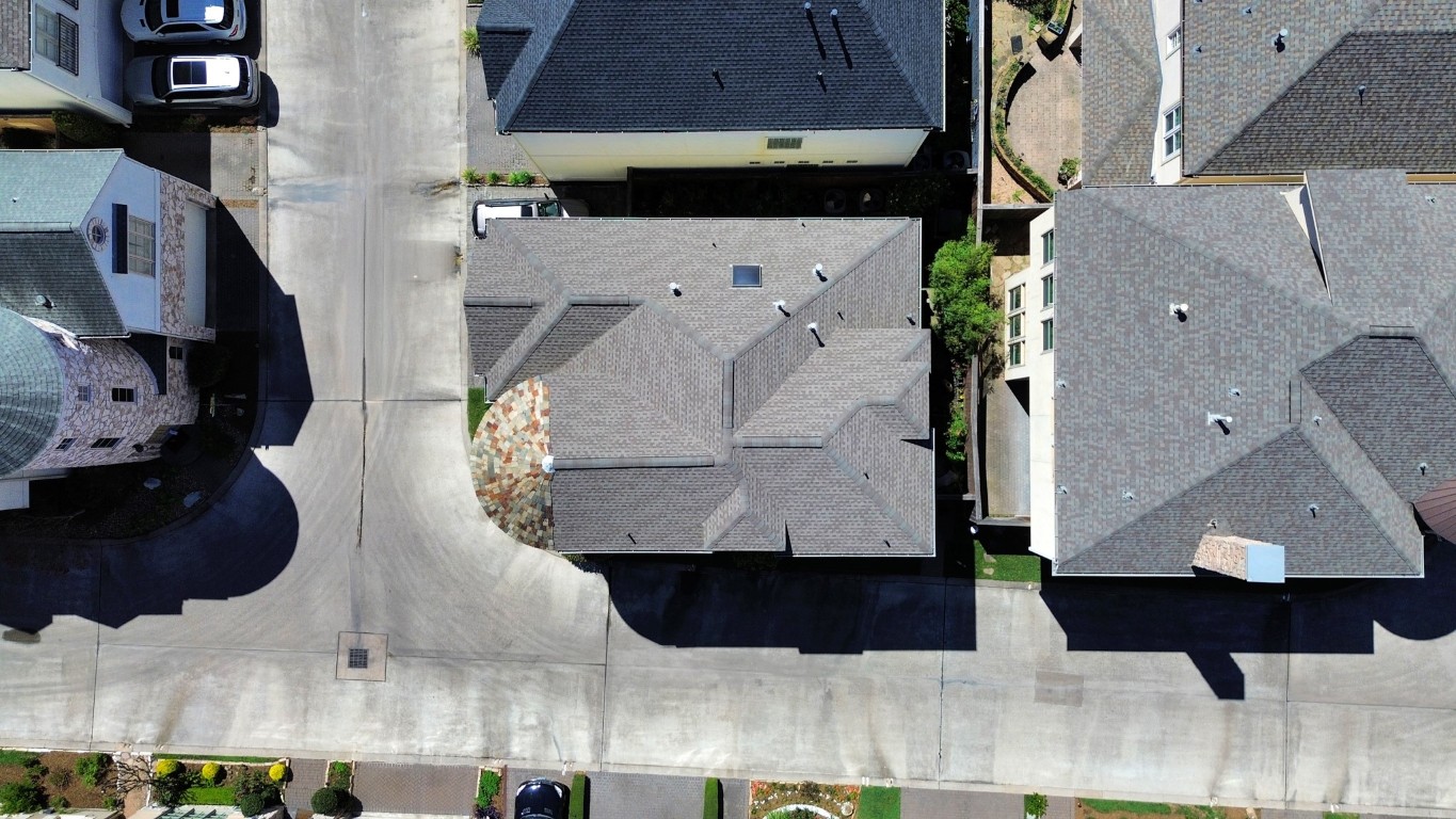 6302 Hermann Lake Drive Houston, TX 77021 - Photo 46 of 50 an aerial view of a fireplace with lots of potted plants