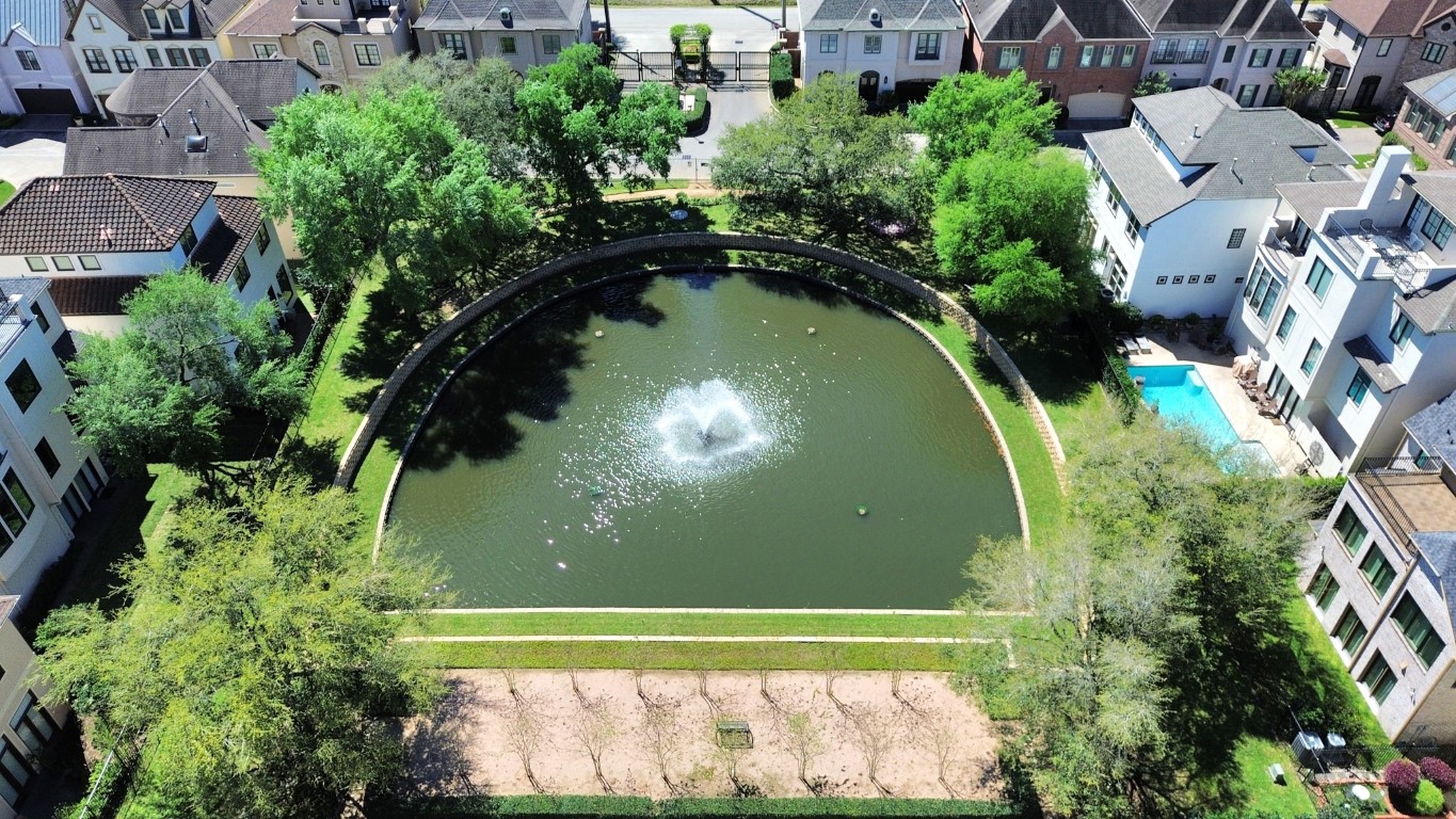 6302 Hermann Lake Drive Houston, TX 77021 - Photo 47 of 50 an aerial view of a residential houses with yard
