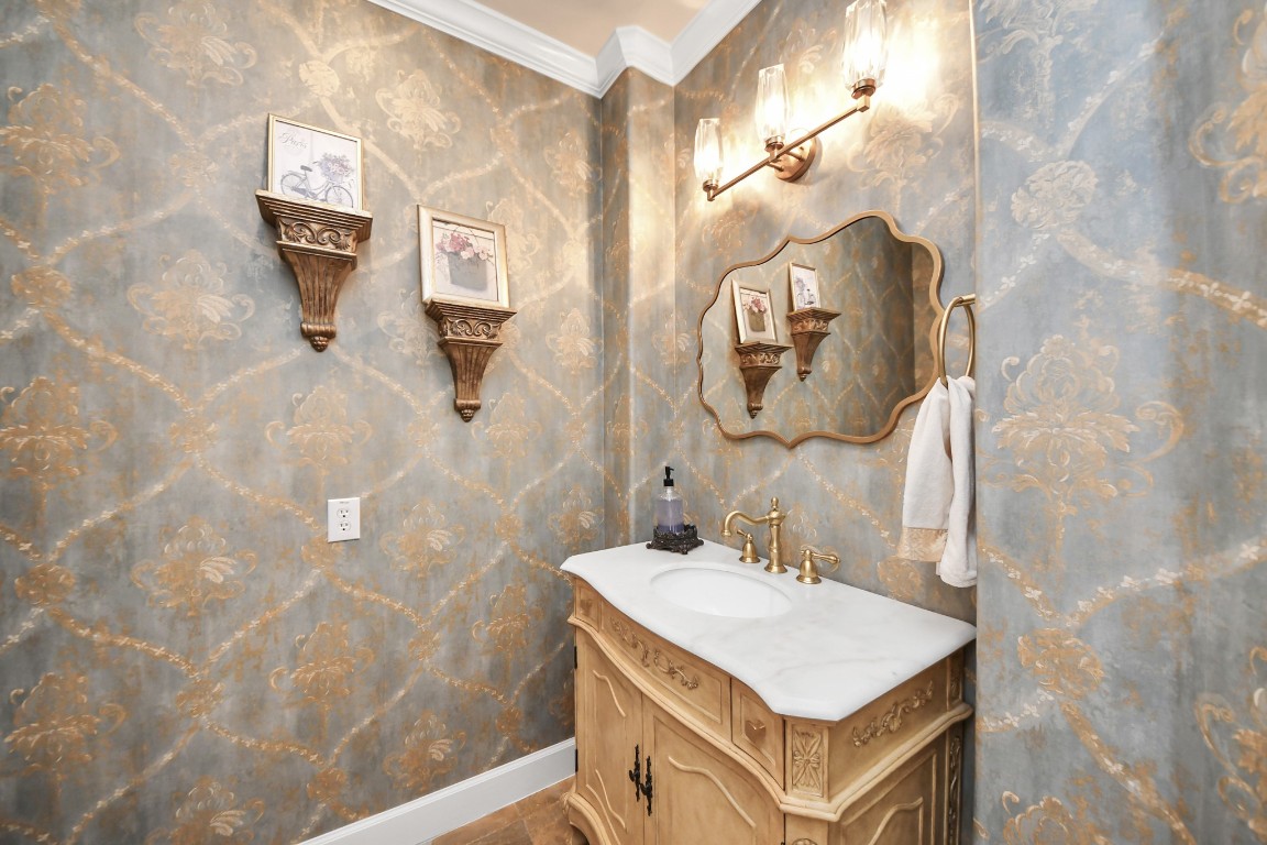 6302 Hermann Lake Drive Houston, TX 77021 - Photo 9 of 50 a bathroom with a sink vanity and a mirror