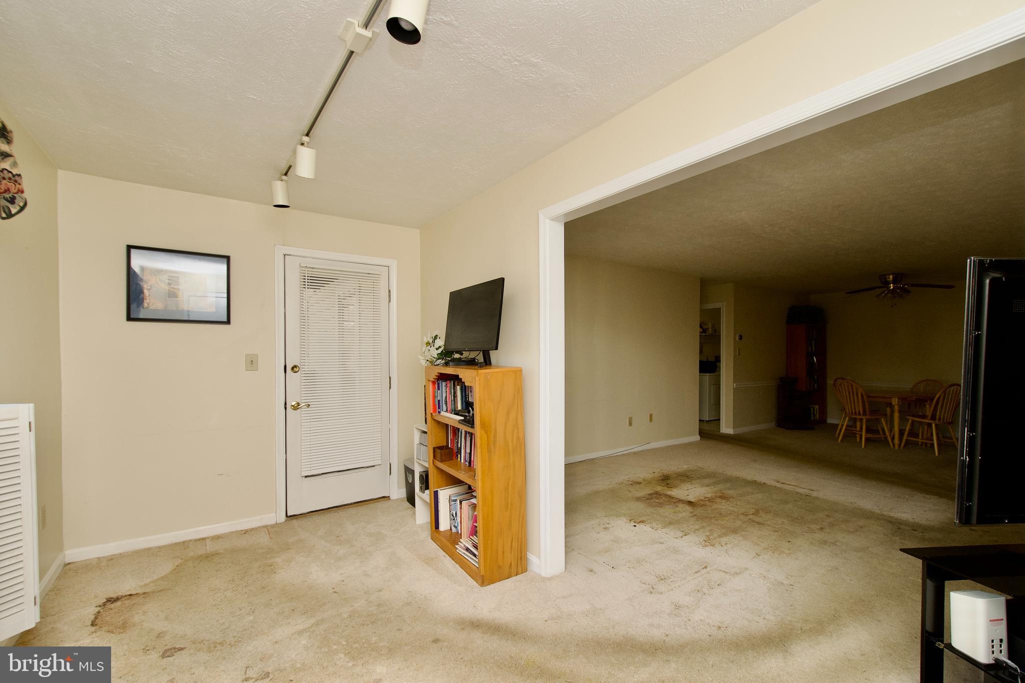 10066 Oakton Terrace Road, Unit 10066 Oakton, VA 22124 - Photo 23 of 35 Door left to additional LG Balcony