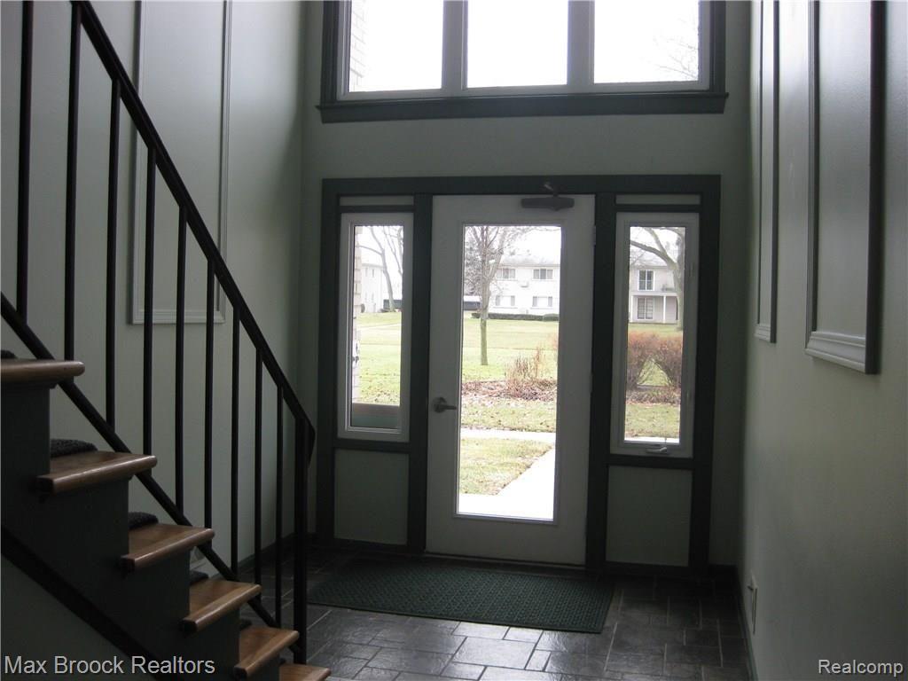4113 Telegraph Road, Unit 122 Bloomfield Hills, MI 48302 - Photo 39 of 51 Courtyard Entrance