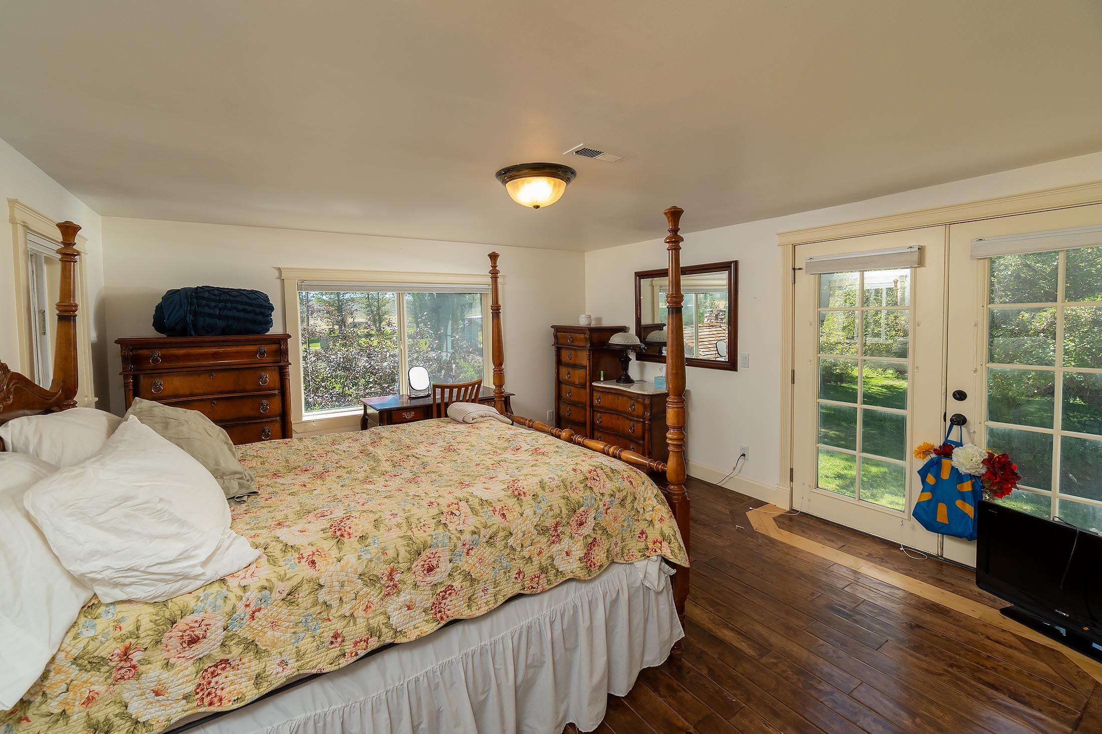 59047 Old Lake Road Christmas Valley, OR 97641 - Photo 27 of 55 Second floor bedroom