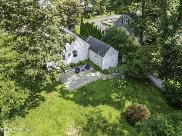 $1,465,000 | 33 Halsey Drive, Old Greenwich, CT 06870