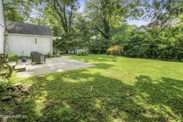 $1,465,000 | 33 Halsey Drive, Old Greenwich, CT 06870