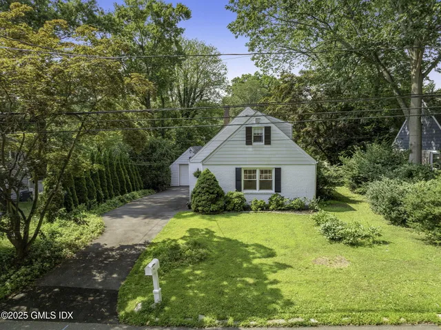 $1,495,000 | 33 Halsey Drive, Old Greenwich, CT 06870