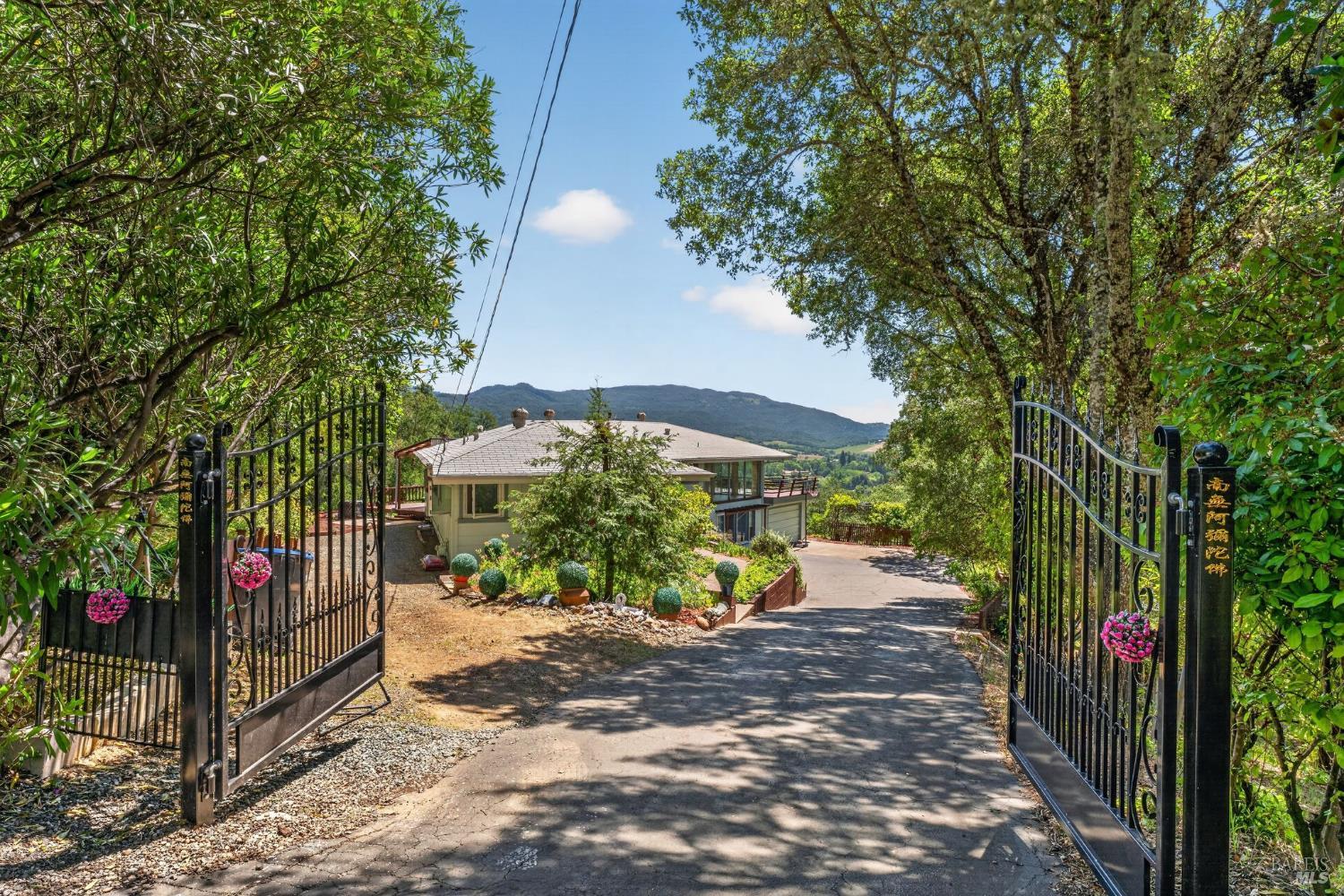 891 Isola Way Ukiah, CA 95482 - Photo 2 of 46 a view of a entrance