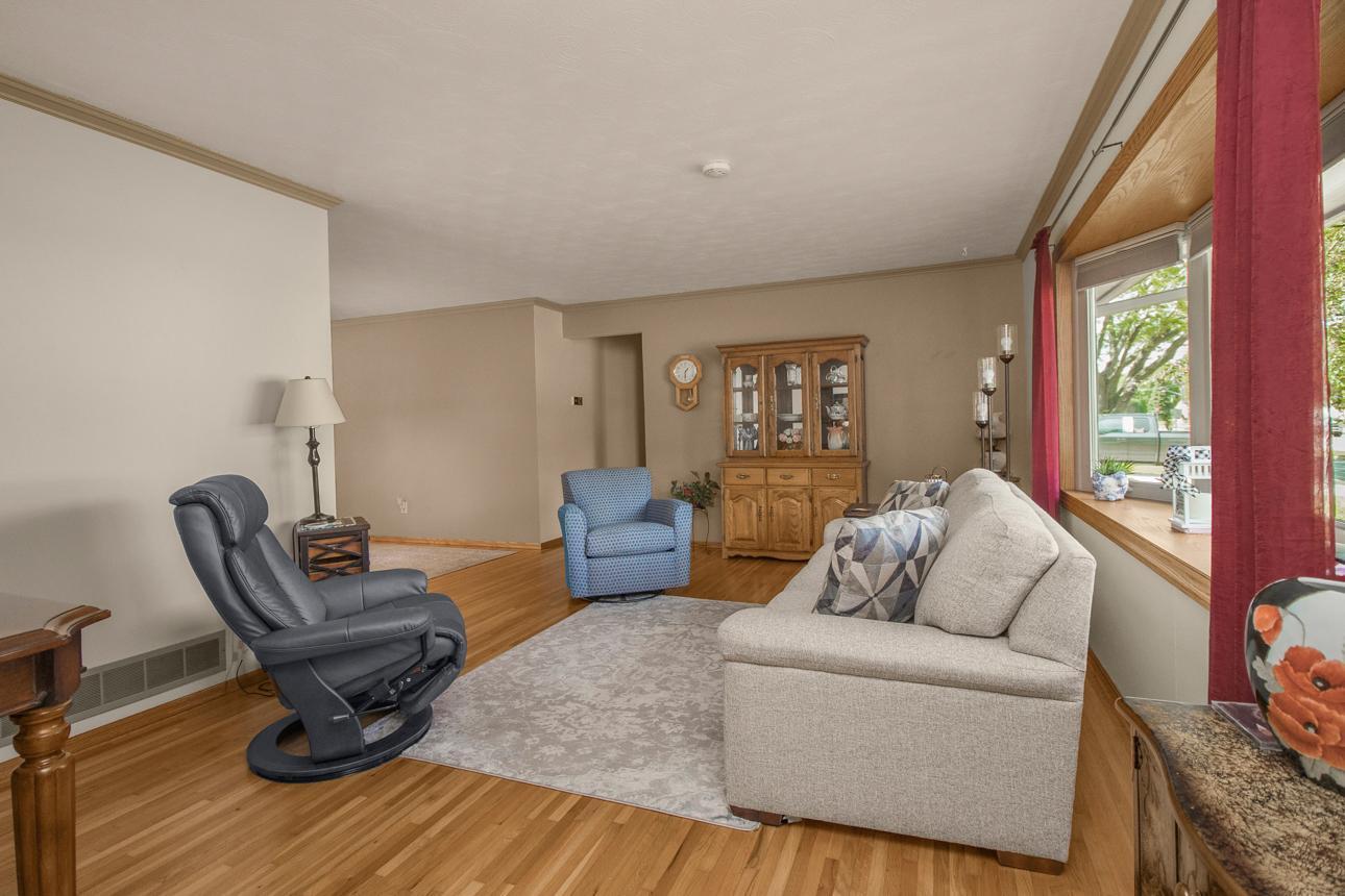 2014 Diffley Road Eagan, MN 55122 - Photo 4 of 39 Gallery Image 4