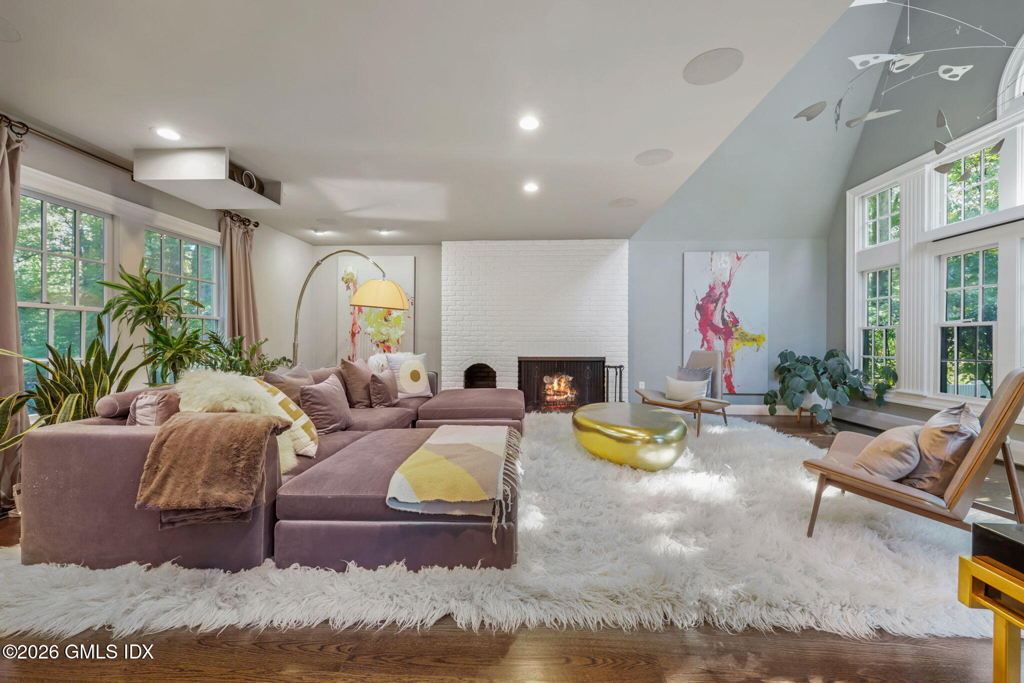 10 Gaston Farm Road Greenwich, CT 06831 - Photo 5 of 54 Living Room