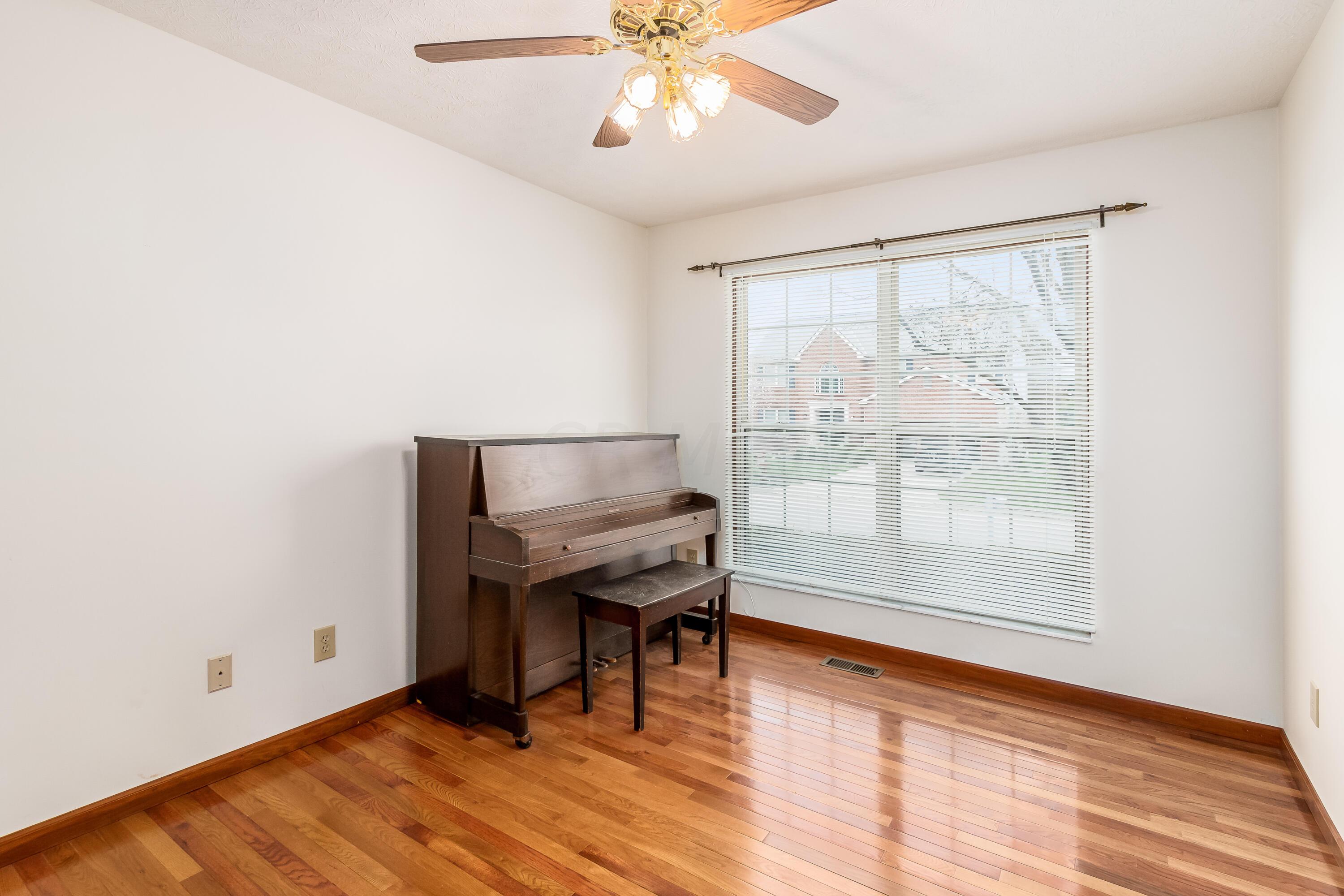 5831 Castleknock Road Dublin, OH 43016 - Photo 24 of 32 private den/office