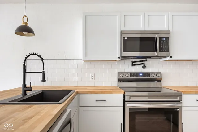 $214,900 | 1922 North Bancroft Street, Indianapolis, IN 46218