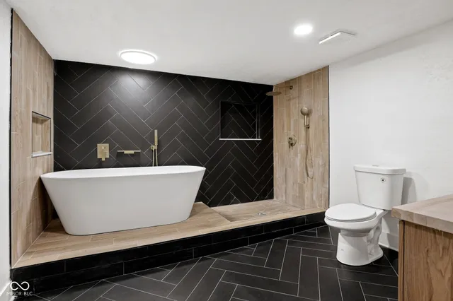 $214,900 | 1922 North Bancroft Street, Indianapolis, IN 46218