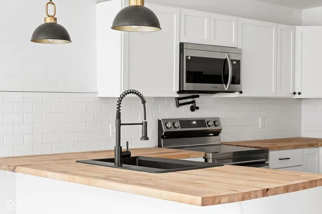 $214,900 | 1922 North Bancroft Street, Indianapolis, IN 46218