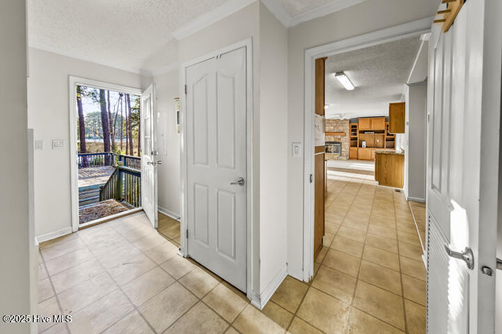 139 Sunset Avenue Merritt, NC 28556 - Photo 16 of 60 Mud Room / Pantry / Utility Room