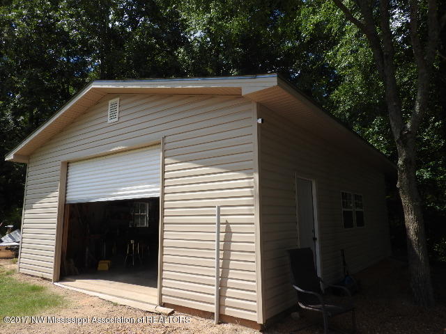 313 Spring Run Road Coldwater, MS 38618 - Photo 4 of 44
