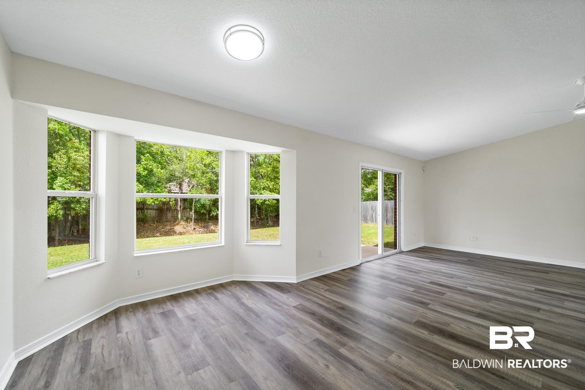 235 Woodsong Drive Foley, AL 36535 - Photo 10 of 25 Dining area