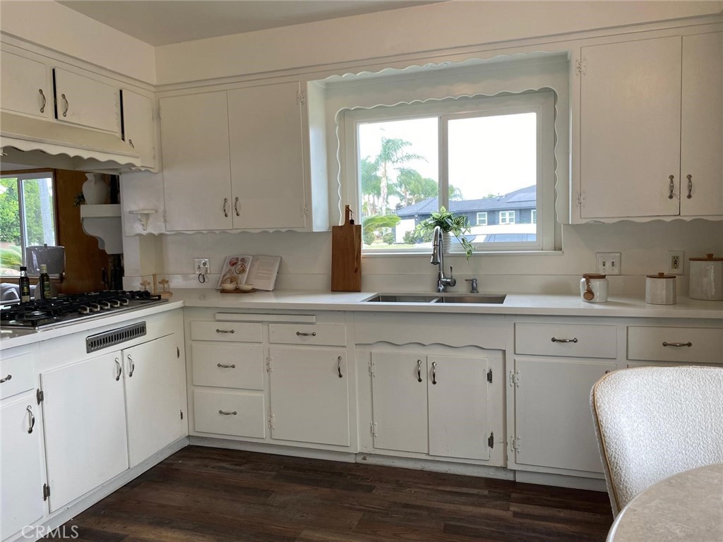 9961 Richeon Avenue Downey, CA 90240 - Photo 9 of 45