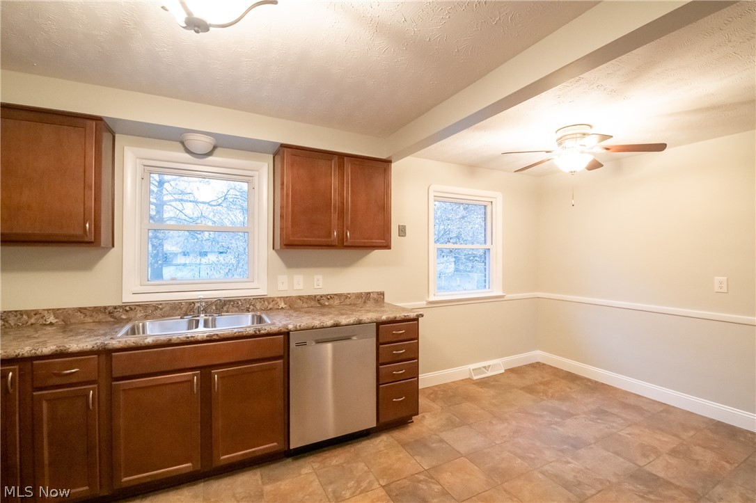 486 Harris Road Cleveland, OH 44143 - Photo 3 of 23 Gallery Image 3