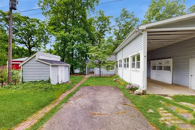 $379,000 | 14883 Hideaway Drive, Vandalia, MI 49095