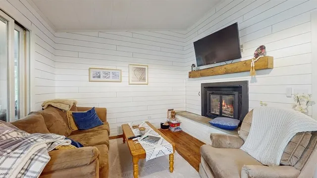 $379,000 | 14883 Hideaway Drive, Vandalia, MI 49095