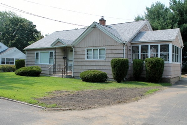 108 Cuff Avenue Springfield, MA 01104 - Photo 1 of 27 Gallery Image 1
