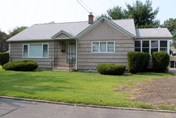 108 Cuff Avenue Springfield, MA 01104 - Photo 2 of 27 Gallery Image 2