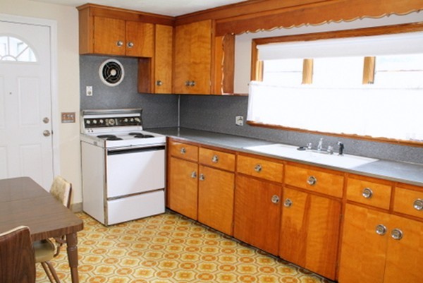 108 Cuff Avenue Springfield, MA 01104 - Photo 3 of 27 Gallery Image 3