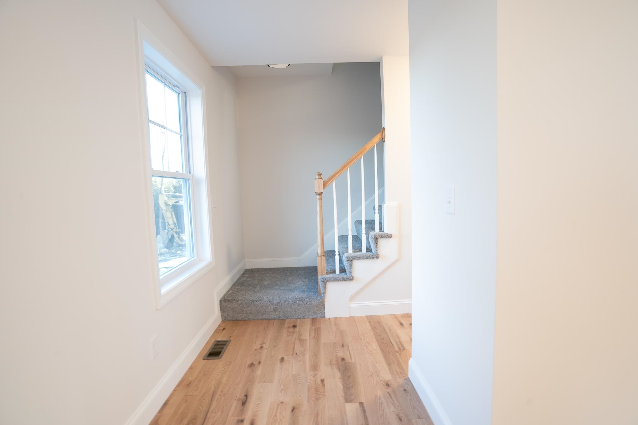 19 Mammoth Road Pelham, NH 03076 - Photo 14 of 22