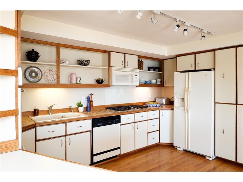 19 Goose Point Road, Unit A Kittery, ME 03905 - Photo 11 of 33