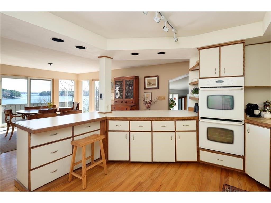19 Goose Point Road, Unit A Kittery, ME 03905 - Photo 10 of 33