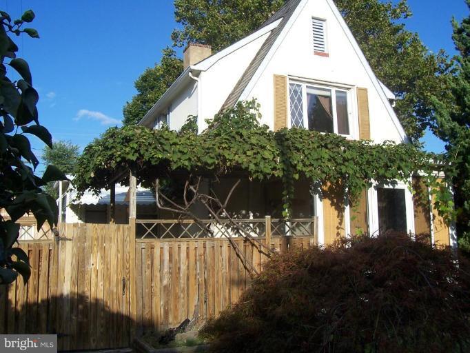 53 Kinship Road Dundalk, MD 21222 - Photo 4 of 17 a view of house with background space