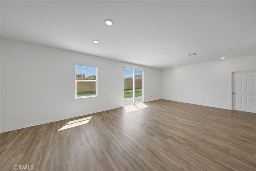 7560 Citrusmoon Court Riverside, CA 92507 - Photo 18 of 62 Living Room