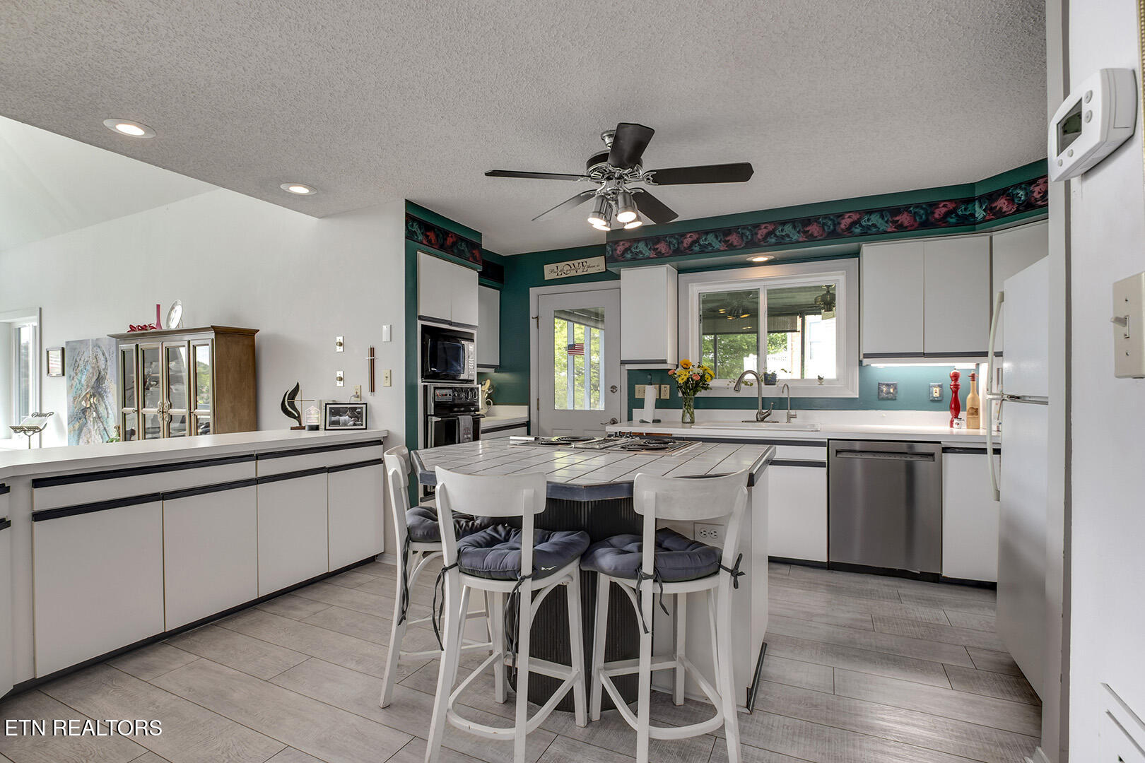 242 Chatuga Way Loudon, TN 37774 - Photo 15 of 60 15_242 Chatuga Way_Kitchen01