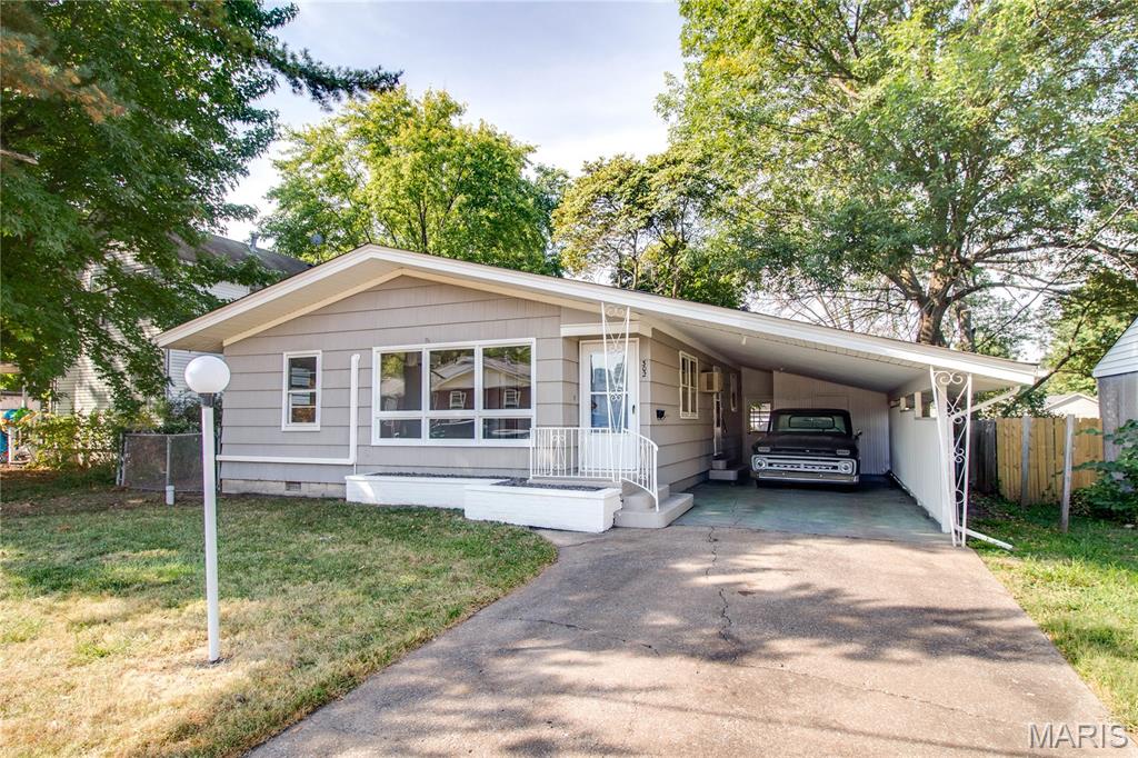 302 Harrison Street Jerseyville, IL 62052 - Photo 2 of 24