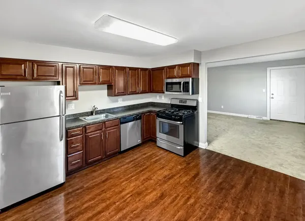 $1,700 | 1420 South 14th Street, Unit A, St. Charles, IL 60174