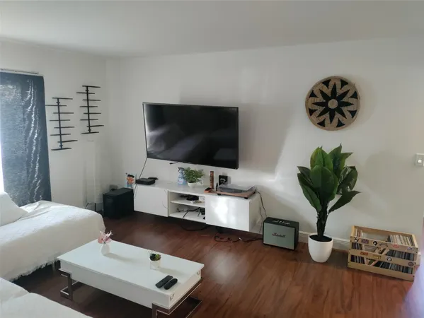 $2,100 | 2852 Carambola Circle South, Unit 2852, Coconut Creek, FL 33066