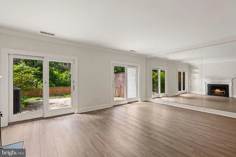 $975,000 | 3231 Sutton Place Northwest, Unit D, Washington, DC 20016
