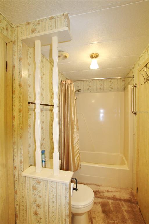 1236 Chobee Loop Okeechobee, FL 34974 - Photo 23 of 39 Primary Bathroom