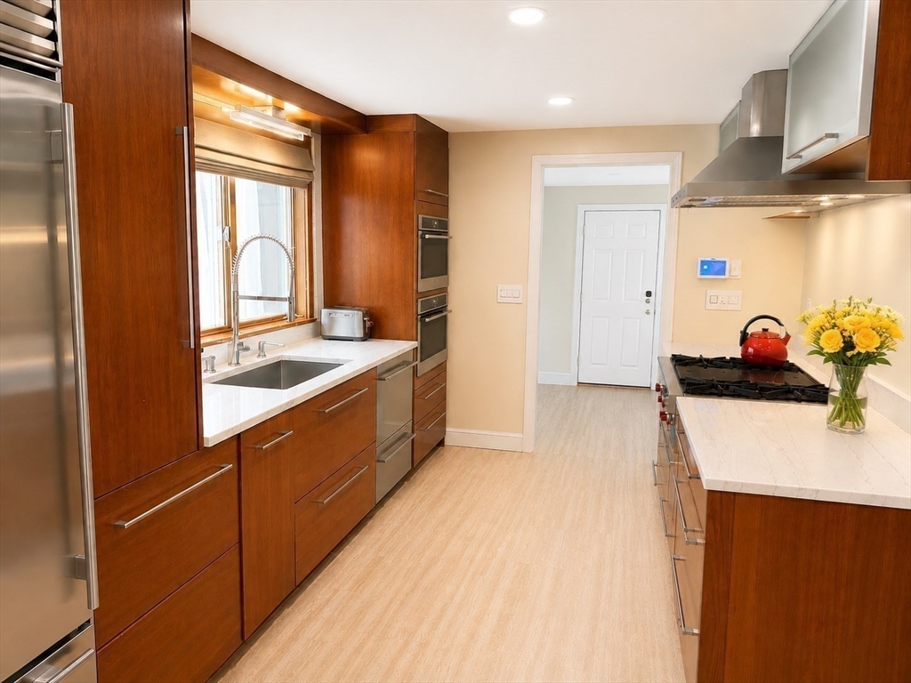 34 Blossomcrest Road Lexington, MA 02421 - Photo 4 of 15