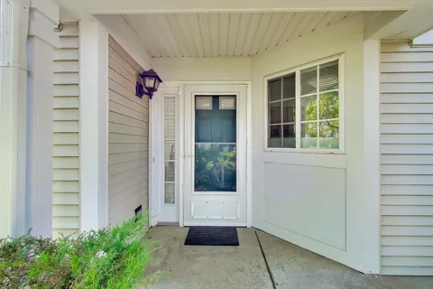 $310,000 | 1160 Bristol Lane, Buffalo Grove, IL 60089