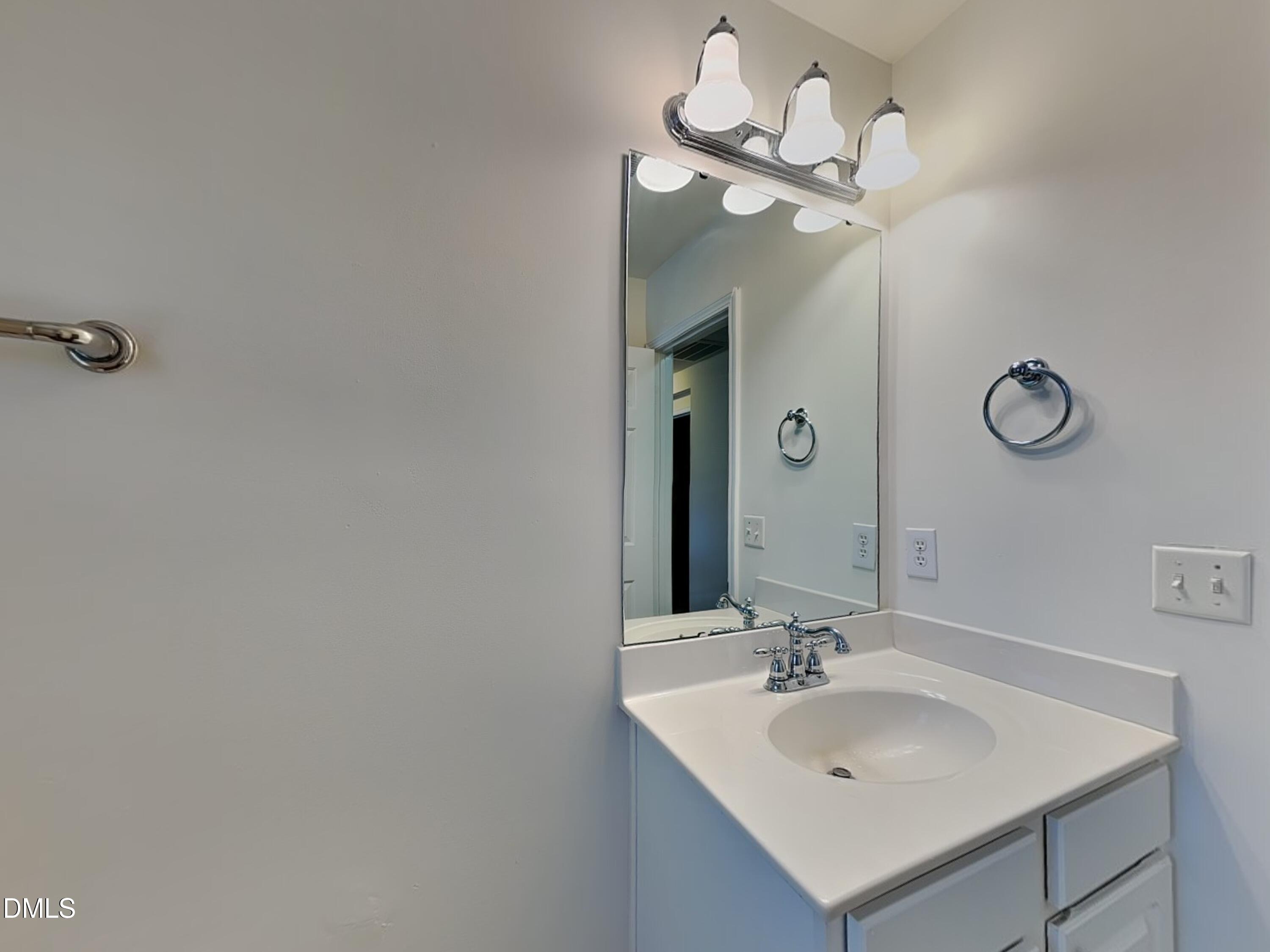 2809 Roundleaf Court Raleigh, NC 27604 - Photo 14 of 17 12_Image_O5uAAicOZC