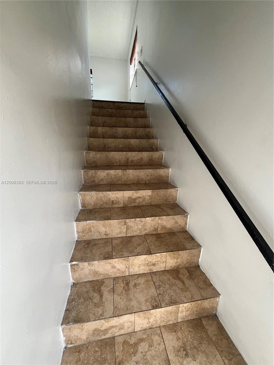 334 East 21st Street, Unit 3 Hialeah, FL 33010 - Photo 1 of 6