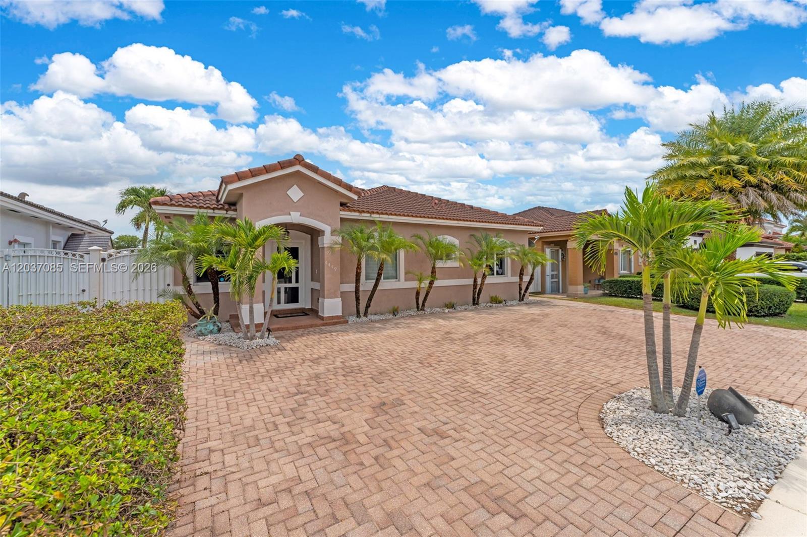 4449 Southwest 164th Path Miami, FL 33185 - Photo 3 of 40