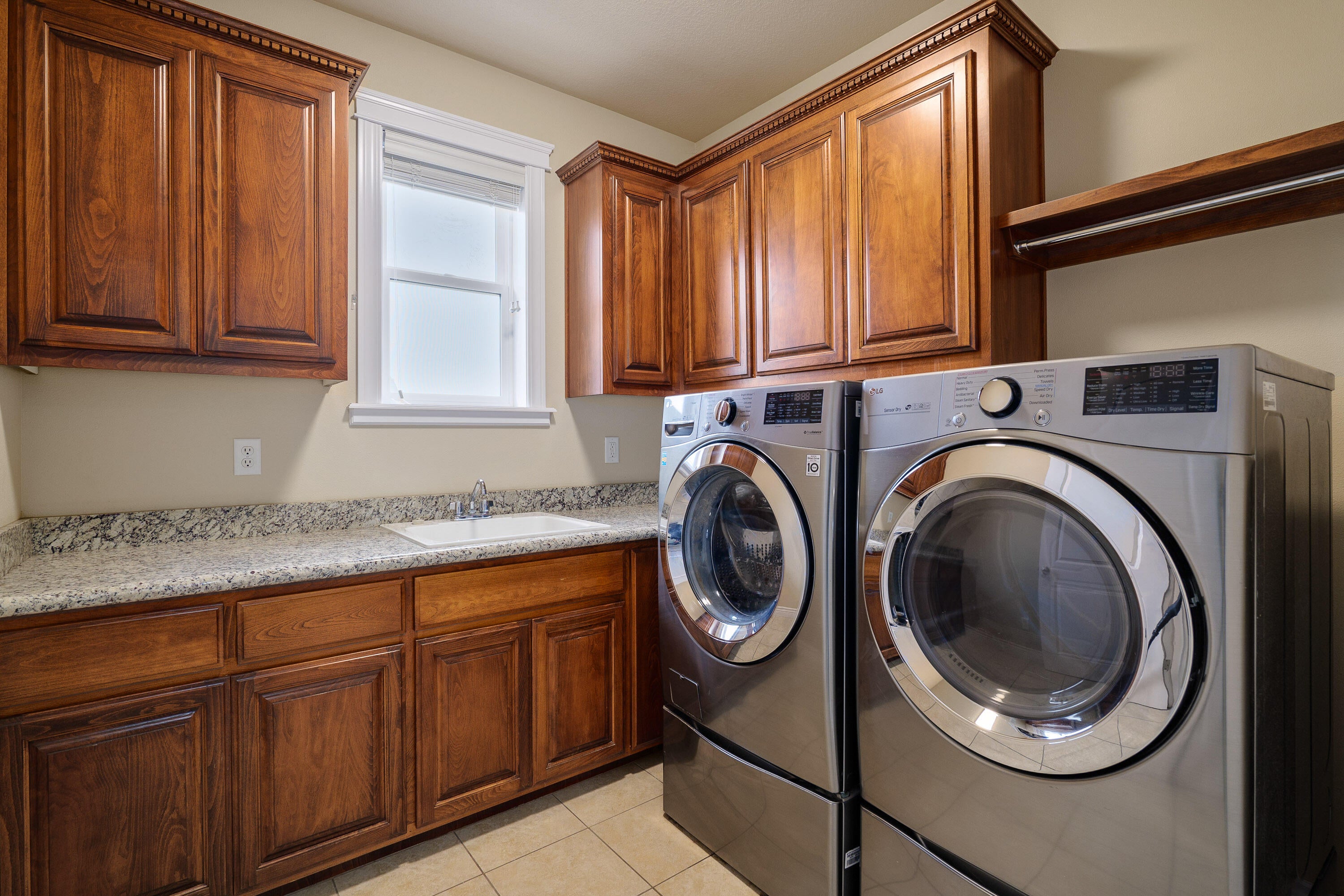 2193 Jeremy Street Central Point, OR 97502 - Photo 53 of 61 2193JeremySt-041
