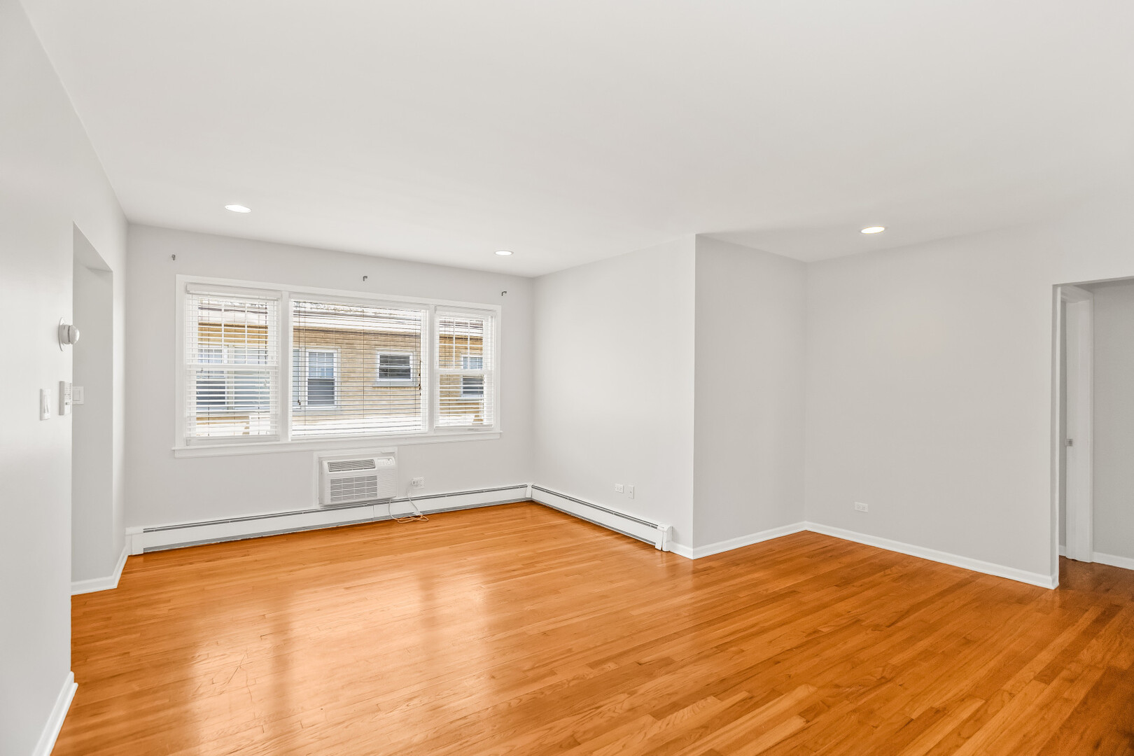 1819 West Touhy Avenue, Unit 6 Chicago, IL 60626 - Photo 4 of 23